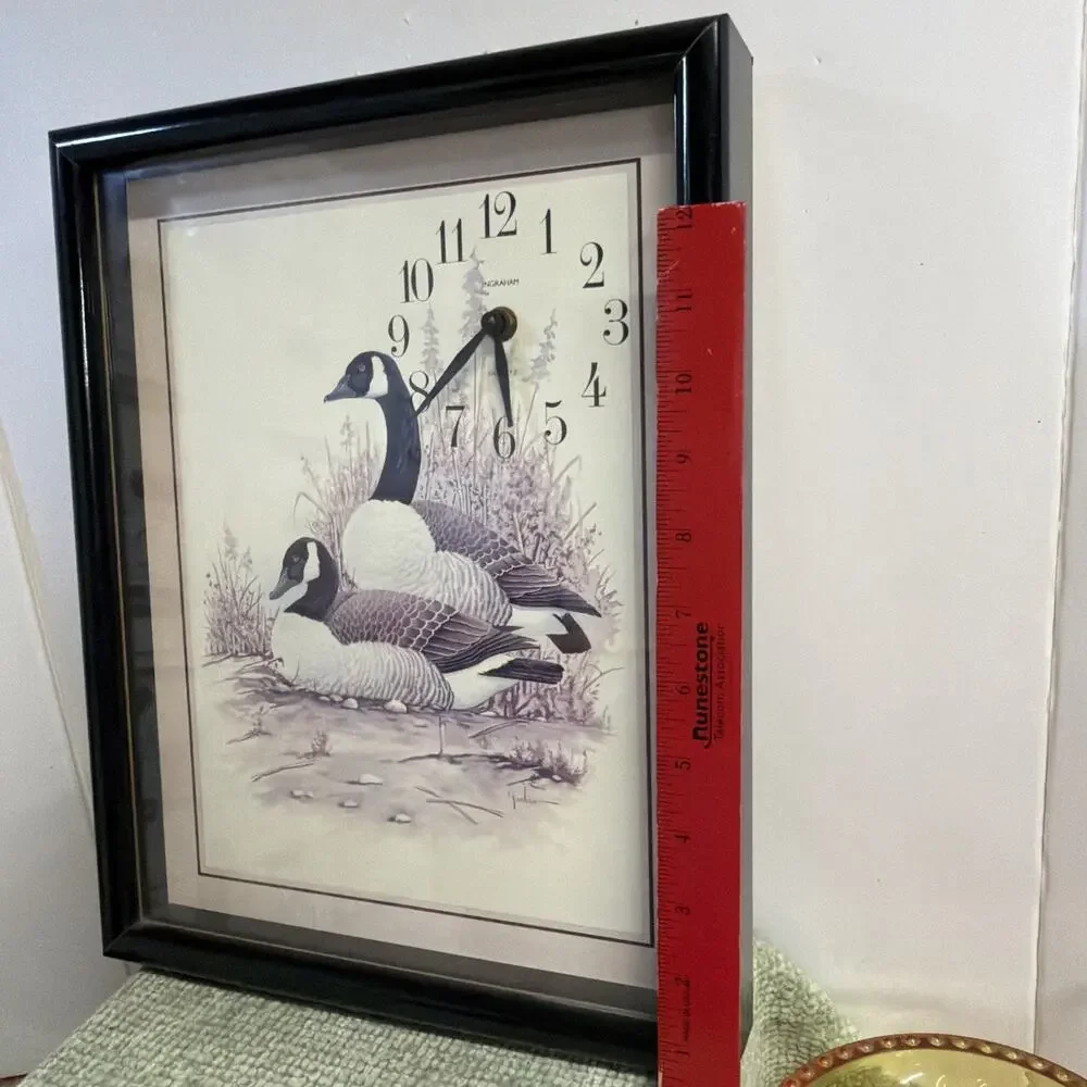 Wooden Framed Canada Goose Ingraham quartz wall Clock Cabin Man Cave Hunting